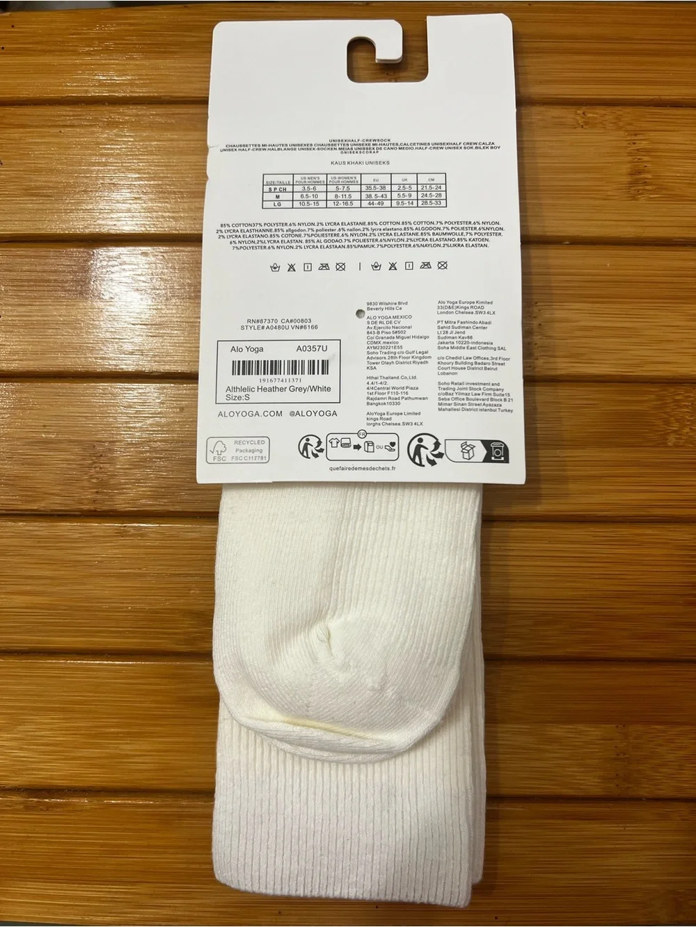 Alo Yoga Unisex Ribbed Logo Crew Socks S Cream Ivory Athleisure Casual